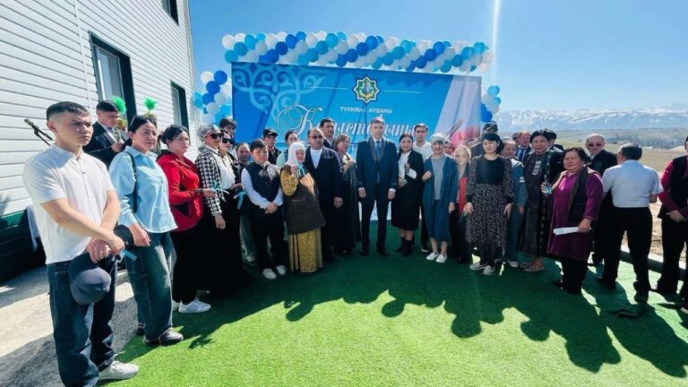 ТҮРКІСТАН: ТҮЛКІБАСТА 56 АЗАМАТҚА ЖАҢА ПӘТЕР КІЛТІ ТАБЫСТАЛДЫ