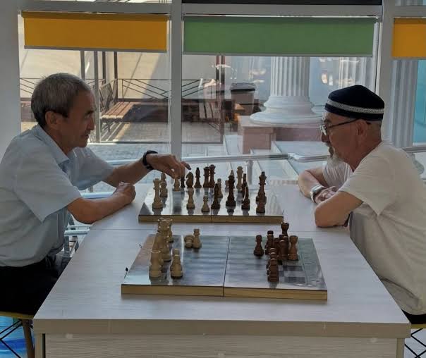 ҚАРТТАРДЫ ӘЛЕУМЕТТІК ҚОЛДАУ ЖӘНЕ БЕЛСЕНДІ ҰЗАҚ ӨМІР СҮРУ САЯСАТЫ: ШЫМКЕНТТІҢ ӘЛЕУМЕТТІК БАҒЫТТАҒЫ БАСЫМДЫҚТАРЫ